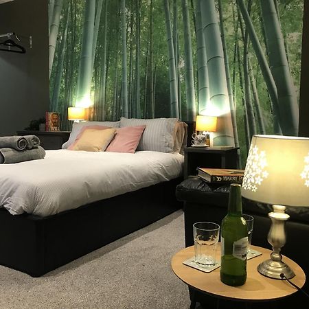 Contemporary 1 Bed Studio For Comfy Stay In Wigan Ngoại thất bức ảnh